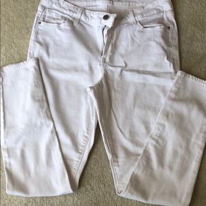 White skinny jeans